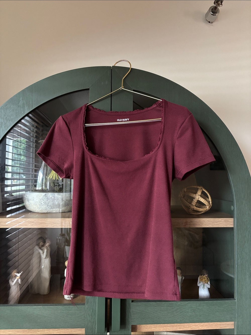 Old Navy Women's Maroon Scoop Neck Short Sleeve Tee
